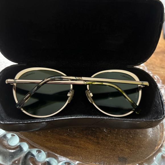 Chanel 4206 silver round mirror sunglasses main image 4